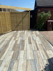 porcelain patio fencing installation 04