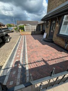 carlton barnsley bespoke block paved driveway 0007