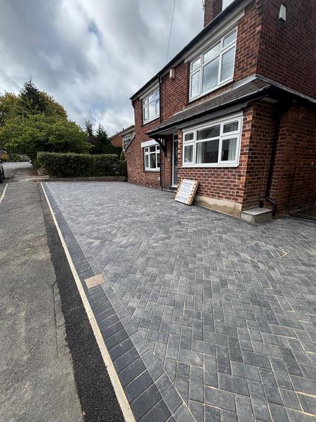 granite block paved driveway with charcoal borders eco drainage tankersley barnsley 04