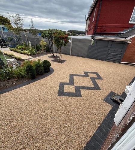 resin bound patio with charcoal paved border in grimethorpe barnsley 06